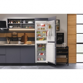 built in fridge freezers with a 50 50 split